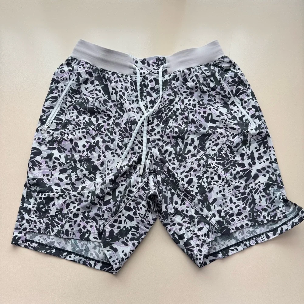 Lululemon License to Train Linerless Short 7” in Command Camo Vapor Multi Size S